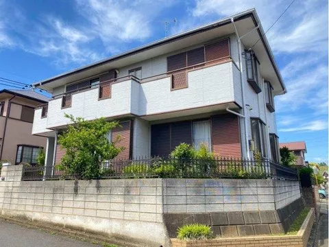 ◆South-facing balcony ◆Tatami nook ◆Quiet residential area ◆Two toilets ◆Japanese-style room next to the living room