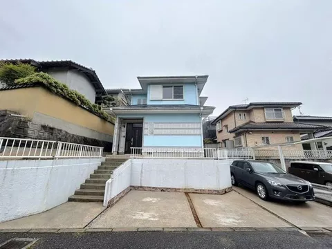 [Open House Held] [Limited Time Current Sale Until April 30] This is a used house in Benbun, Iizuka City.