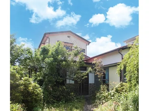 Quiet living environment with a land area of 100 tsubo