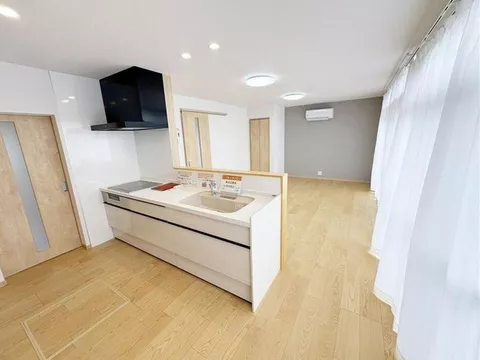 [Renovation completed! A single-story house you can live in for a long time] All water areas have been replaced with new ones.