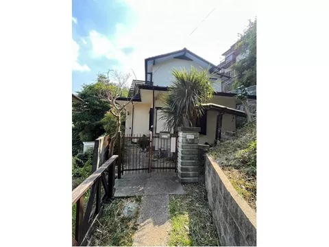 A residence that retains the charm of the good old days, a Japanese home. A property that can be transformed to your liking.