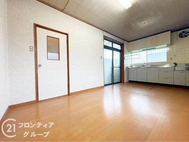 【14 minutes on foot to Ukihoko Station on the Minami Osaka Line + Immediate viewing available】 ■ 4DK with two sides of sunlight in all rooms