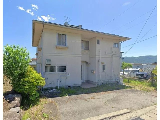 A lightweight steel house built by Sekisui House has become available in the Tamagawa Kodomi area.
