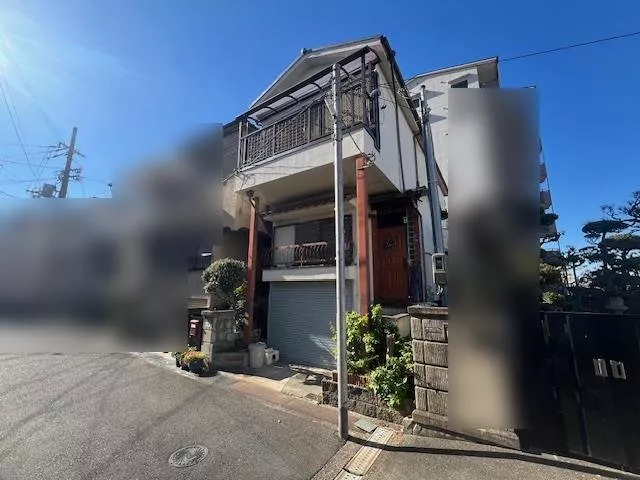 ☆ Parking for two cars available with an inner garage♪☆ Also suitable for rebuilding◎☆ Three-sided balcony