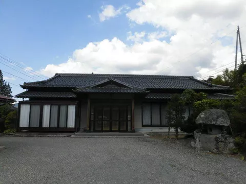 JR Shin'etsu Main Line "Nagano" Station, 21 minutes on foot