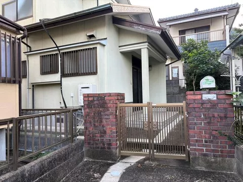 Convenient access near the bypass! Spacious garden & custom loft included!