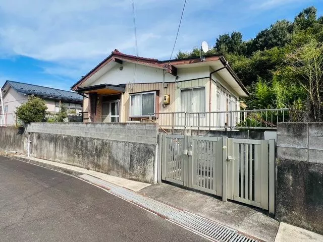 Shiroishi-city Ohirazakaya Aza Haranoshita Single story house 4DK

2,580,000 yen
