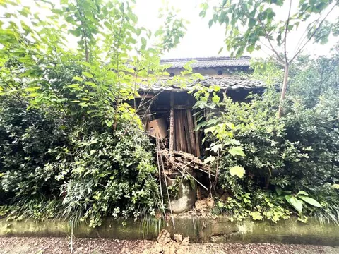 8 minutes on foot from Sanyo Electric Railway Main Line "Mizuka" station