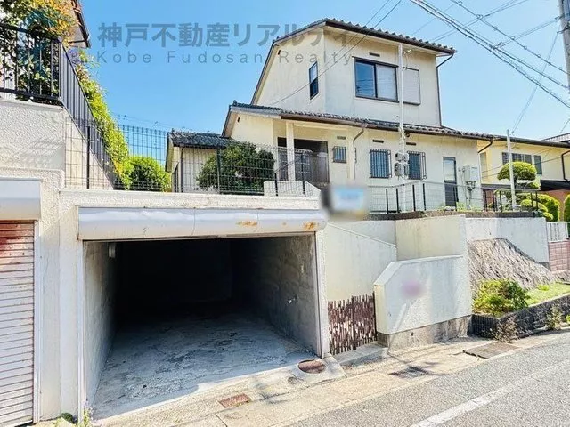 [24-hour online viewing reservation available] 4LDK with wooden deck ♪ Parking space for 1 car available