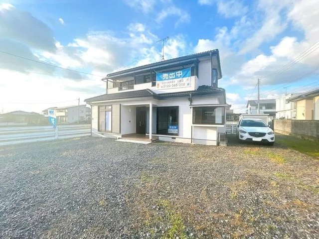 Open house held, interior and exterior renovation planned, spacious 119 tsubo lot.