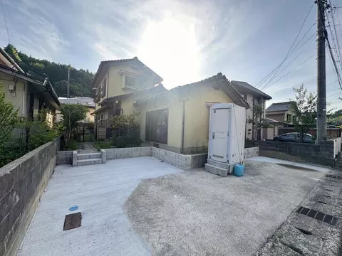 Kurayoshi City, Fukuni (Kurayoshi Station) 2-story building 4LDK