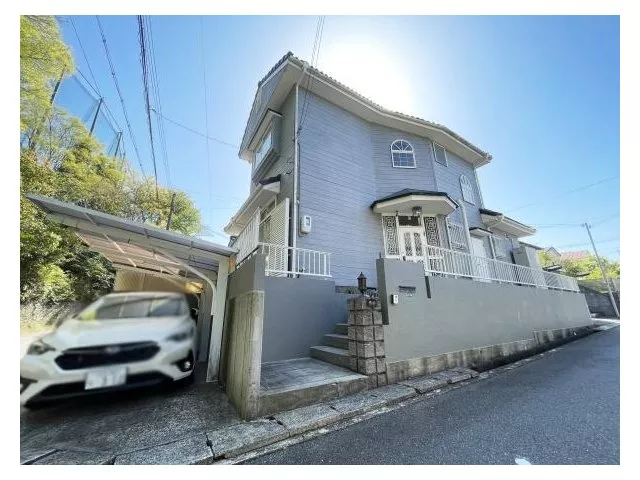 ◆ Two-way corner lot ◆ Quiet residential area ◆ Many interior and exterior renovation records ◆ Beautifully finished interior