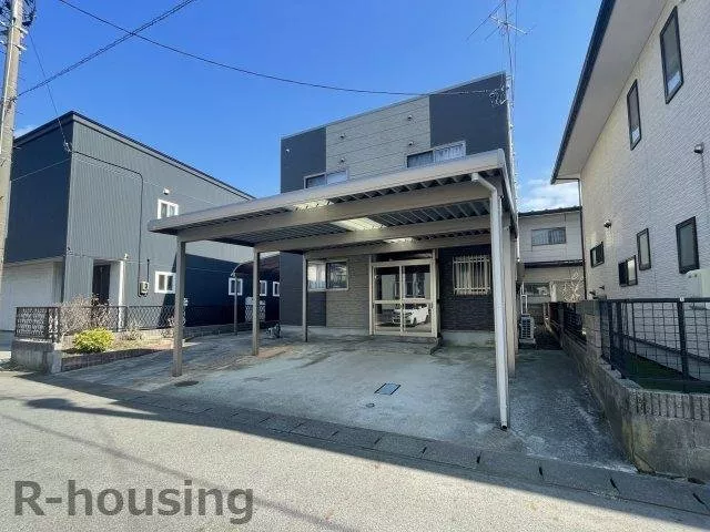 Ample storage × study included, a practical 4LDK house