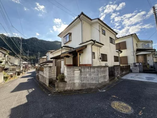 Oaza-Akazawa, Hanno-shi, Tokyo (Korai station) 2F 4LDK

4.98 million yen