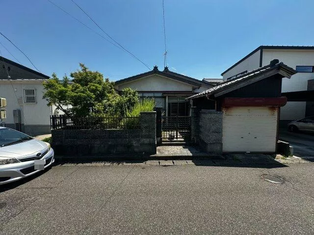 Niigata City Nishikambara Ward Kawasaki (Echigo-Sone Station) Single-story building 4DK