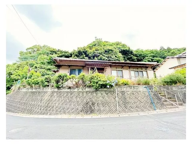 It is a quiet place rich in nature, away from the hustle and bustle! If you are interested, please feel free to contact us♪