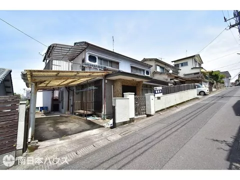 ◆3 minutes on foot to Nango/Nishiryo 4-chome bus stop◆6DK◆Southeast facing with good sunlight