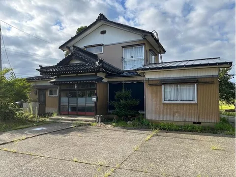 ☆This is a spacious used house with a sense of openness☆