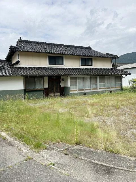 Asago-shi, Sawa (Aokura station) 2F 9DK

1.8 million yen