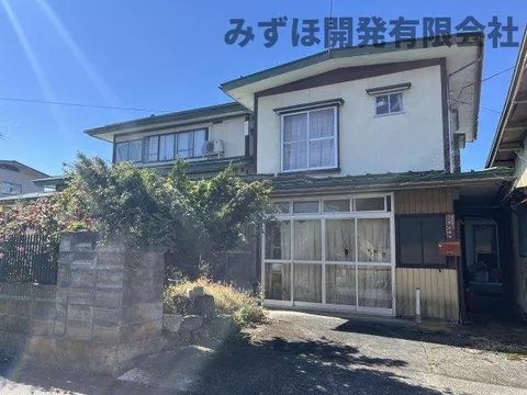 Spacious property of approximately 375 tsubo! Large space with a field, warehouse, store, and garage◎