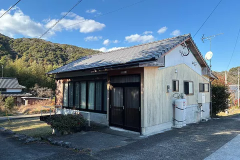 Usa City, Innai Town, Suko, Single-story building, 2K