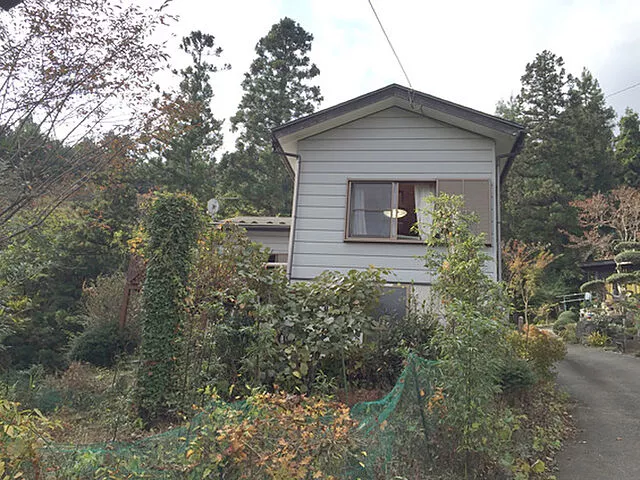 Used single-family home Fujikyu Railway Tsuru City Station 40 minutes by bus, 5 minutes on foot from Karasawa