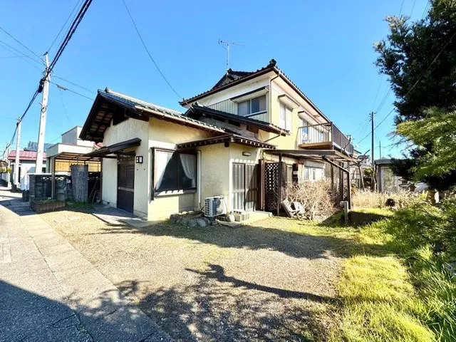 ◇Used as a restaurant until a few years ago! ◇The south side has a garden, so it gets plenty of sunlight!