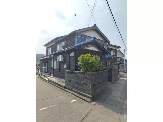 Close to the sea and mountains, ideal for a vacation home or minpaku. Renovated for comfortable living.
