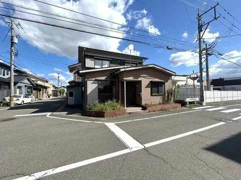 Fukui City, Emori Naka 2-chome (Berumae Station) 2-story 3LDK