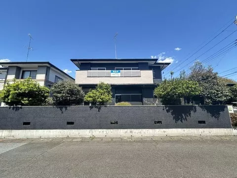 [Open House] Exterior renovation planned / Parking for 3 cars *Depending on vehicle type
