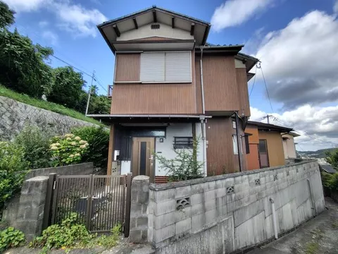 Two-story building 3DK in Okura 1-chome, Yahatanishi Ward, Kitakyushu City (Space World Station)