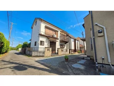 This is a used house with a 3DK and a grunier located on a corner lot facing southwest and northwest!!