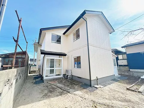 Used single-family home in Sakata City, Miyanoura 2-chome