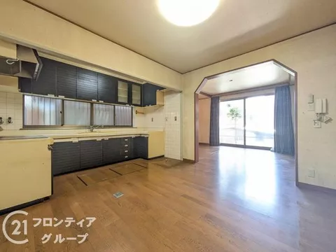 [Spacious residence of 170.62㎡ + Immediate viewing available!] Parking for 2 cars! ■ 14 minutes on foot from Itayado Station!