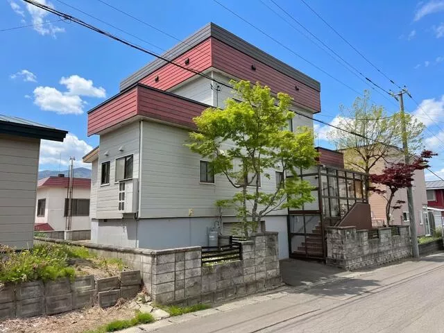 Iwamizawa City, Higashiyama 6-chome (Iwamizawa Station) 3-story 4SLDK