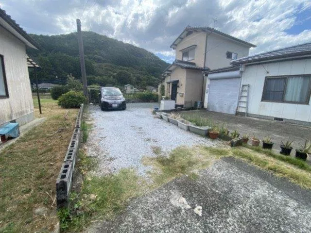 ☆Water areas and some flooring have a renovation history☆ Right next to Ueki IC!☆