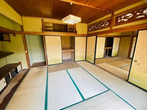 A lifestyle enjoying "personal time" with a spacious garden and barn without worrying about the surroundings - Image 2