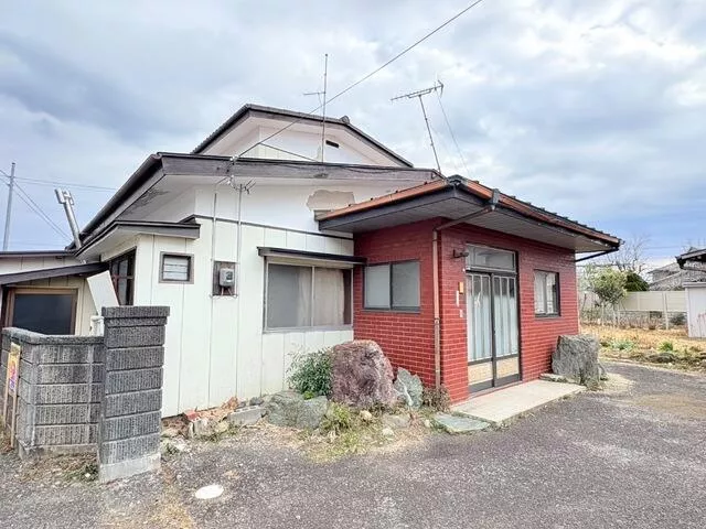 Shiroishi-city Aza-Ohata Ichi 2F 5DK

2,680,000 yen