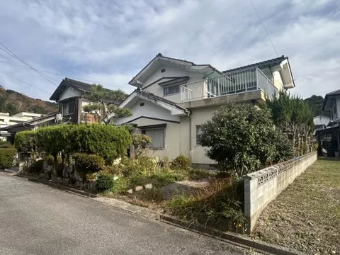 2F 8DK in Suko-machi, Masuda-shi, Mashida (Masuda Sta.)

5,000,000 yen