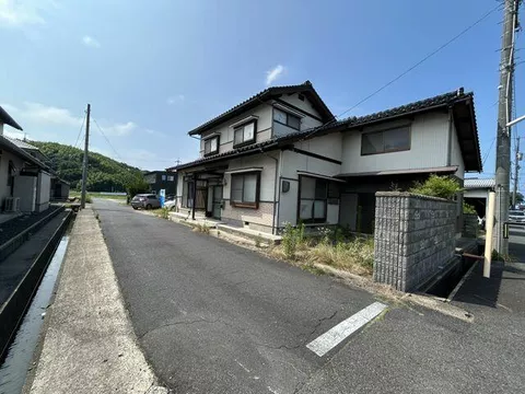 4 minutes on foot from Subway Tanimachi Line "Sekime Takadono" Station