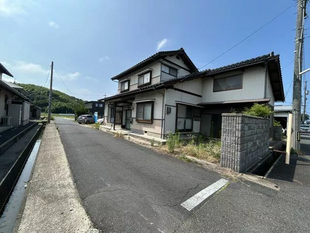 4 minutes on foot from Subway Tanimachi Line "Sekime Takadono" Station