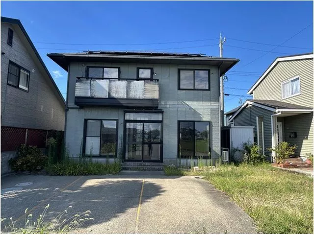 8 minutes on foot to Ishikawa Elementary School! Some air conditioning, solar panels installed, external storage available!