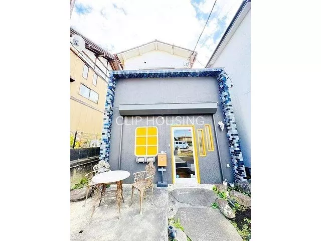 Reduce startup costs! Residential property with a store for 11.8 million yen!