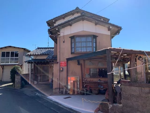 3-chome, Maruyama-cho, Kaga-shi, Kaga (Kagaonsen Sta.) 2F 3DK

2,000,000 yen