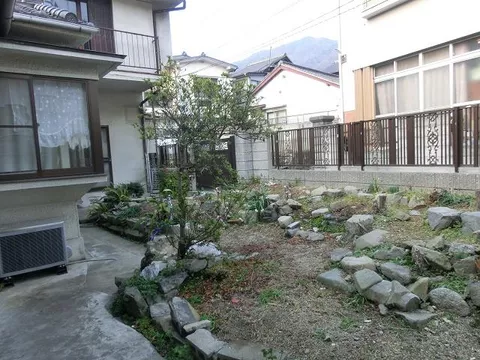 Bus] 4 min. walk from Sukane bureau-mae stop.