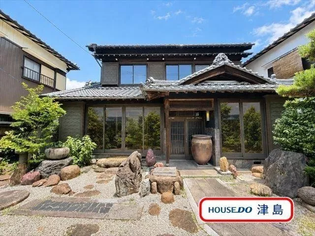 6 minutes on foot from Meitetsu Bus "Hasuikeguchi"