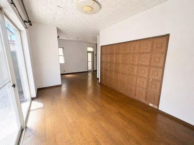 Spacious land over 44 tsubo! South-facing with good sunlight, 3LDK used detached house♪