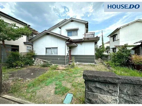 The two Japanese-style rooms open up to a large room! Perfect as a relaxation space for the whole family.