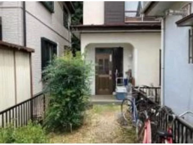 Yamada Real Estate - Within walking distance to both the movie theater and shopping!