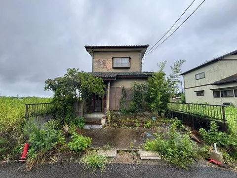 Yakuza, Yokoshiba-Hikari Town, Sanbu District, 2-story, 4K - Image 1